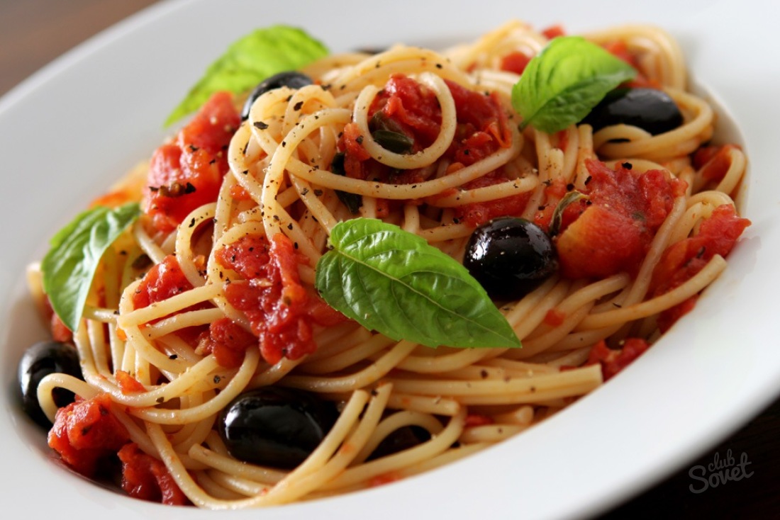 Спагетти с грибами и красным перцем